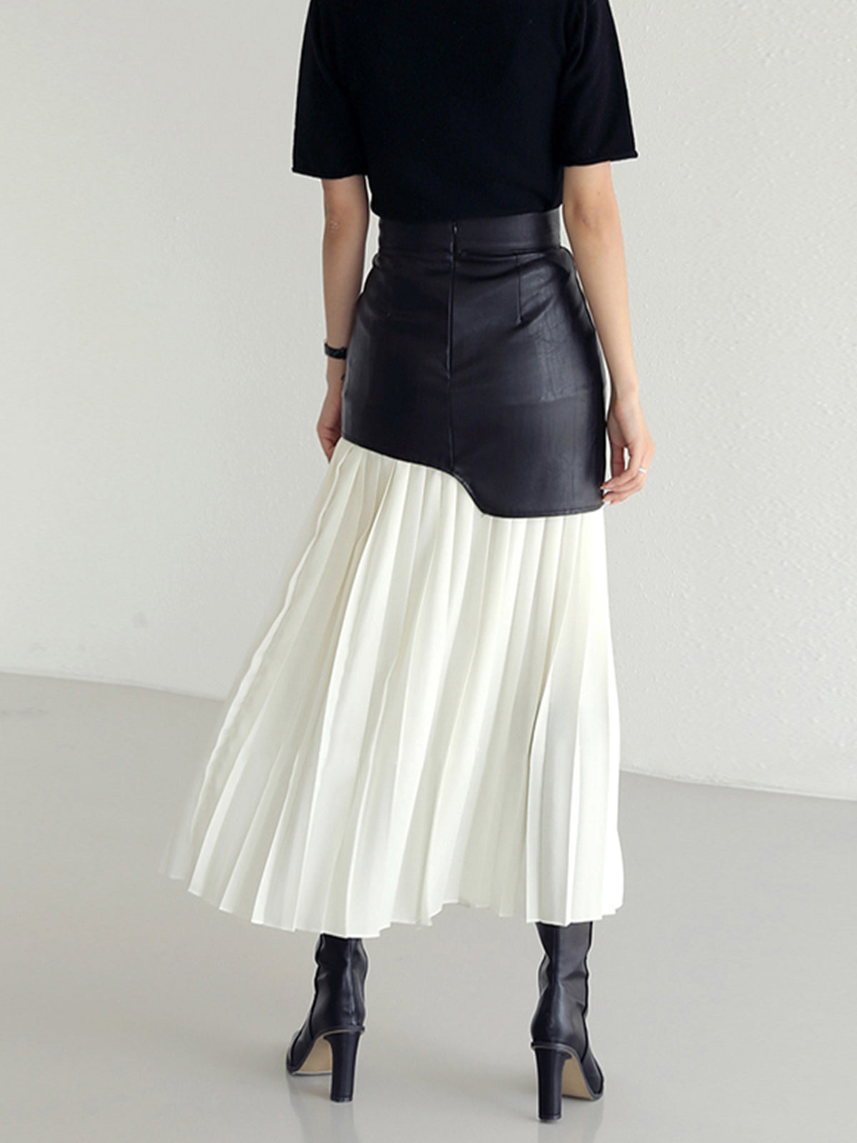 Asymmetric Pleated Maxi Skirt in Faux Leather for Stylish Everyday Wear