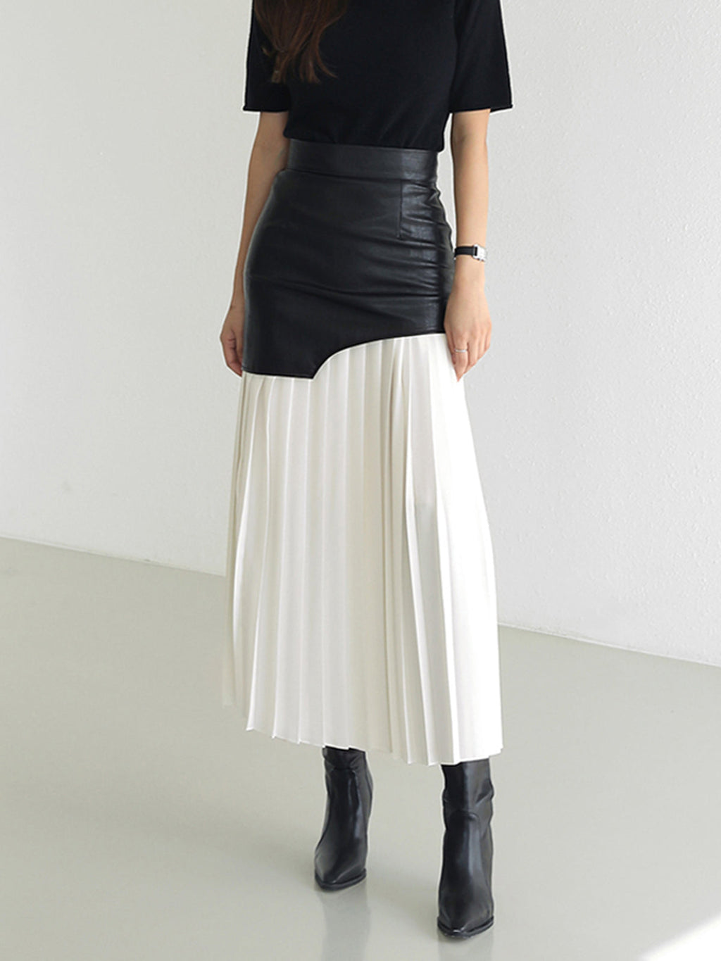 Asymmetric Pleated Maxi Skirt in Faux Leather for Stylish Everyday Wear
