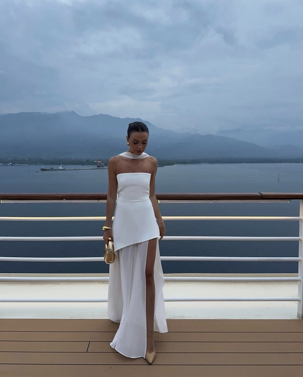 Asymmetrical Maxi Dress for Wedding Guests - Elegant Chiffon Fabric - Perfect for Formal Events and Celebrations