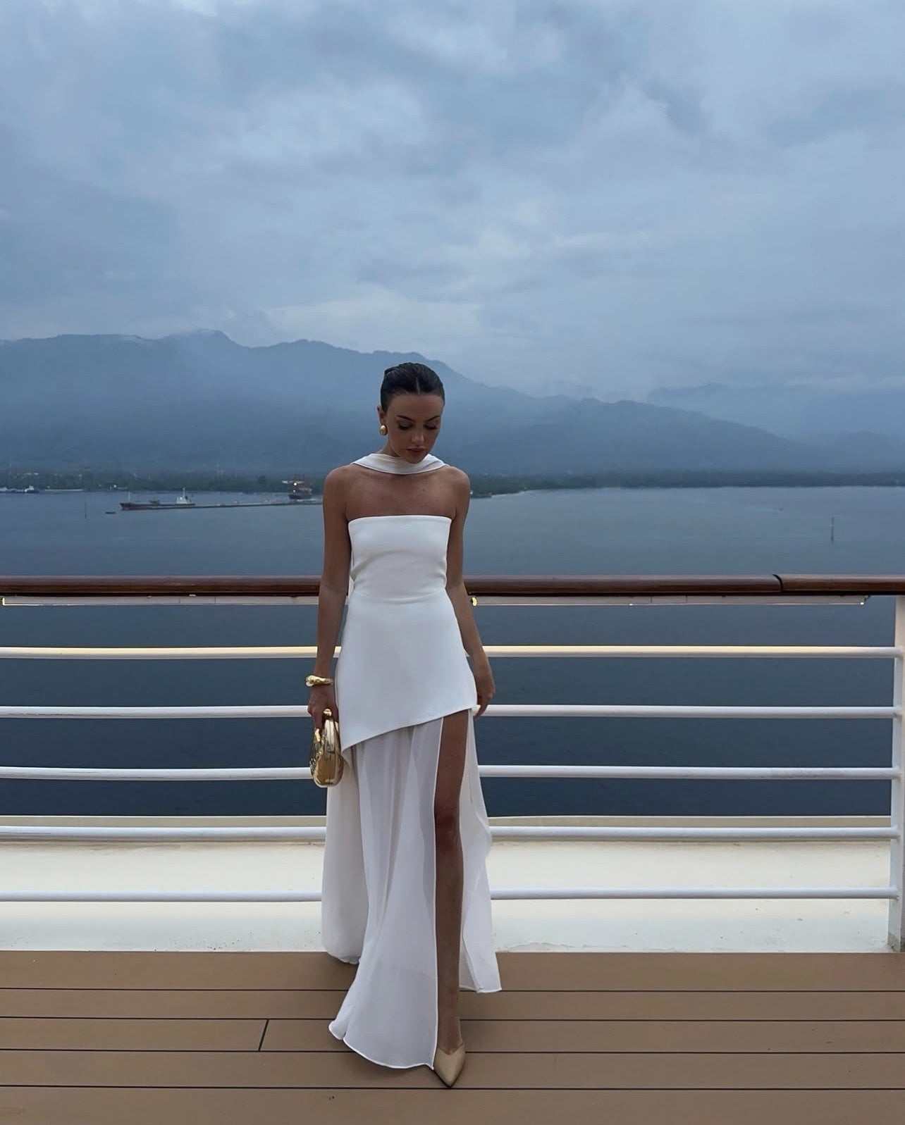 Asymmetrical Maxi Dress for Wedding Guests - Elegant Chiffon Fabric - Perfect for Formal Events and Celebrations