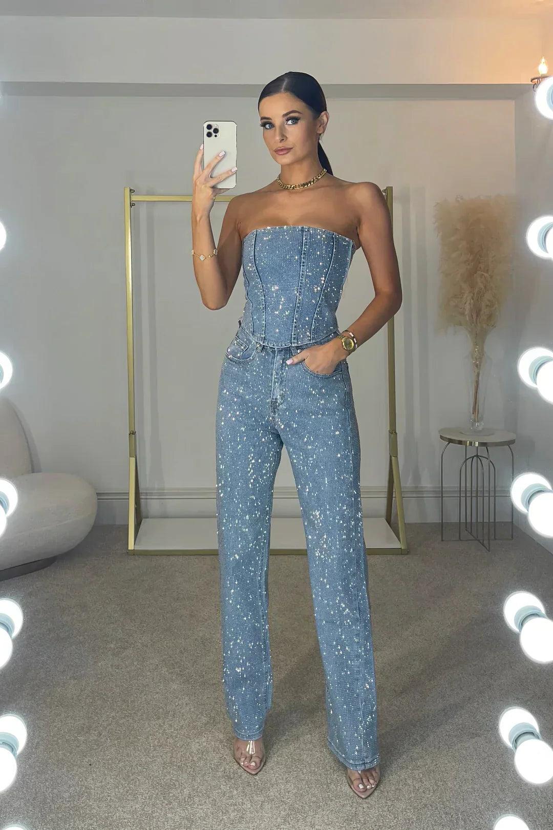 Elegant Women's Classic Jumpsuit in Soft Fabric for Casual or Formal Wear