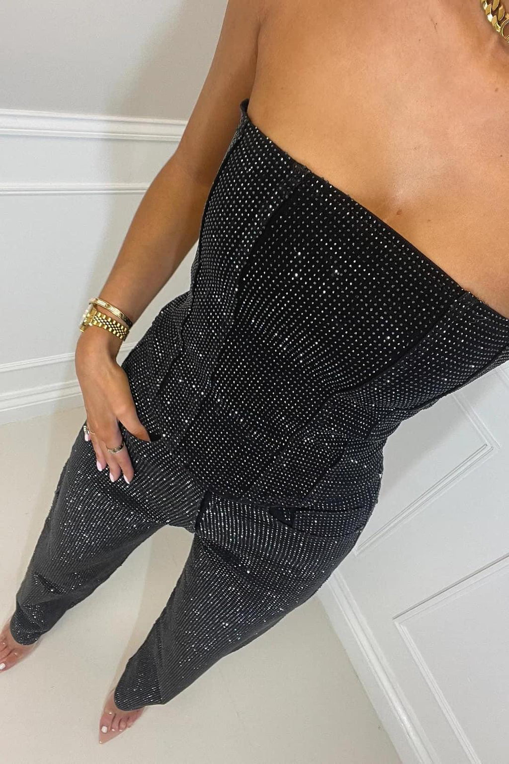 Elegant Women's Classic Jumpsuit in Soft Fabric for Casual or Formal Wear