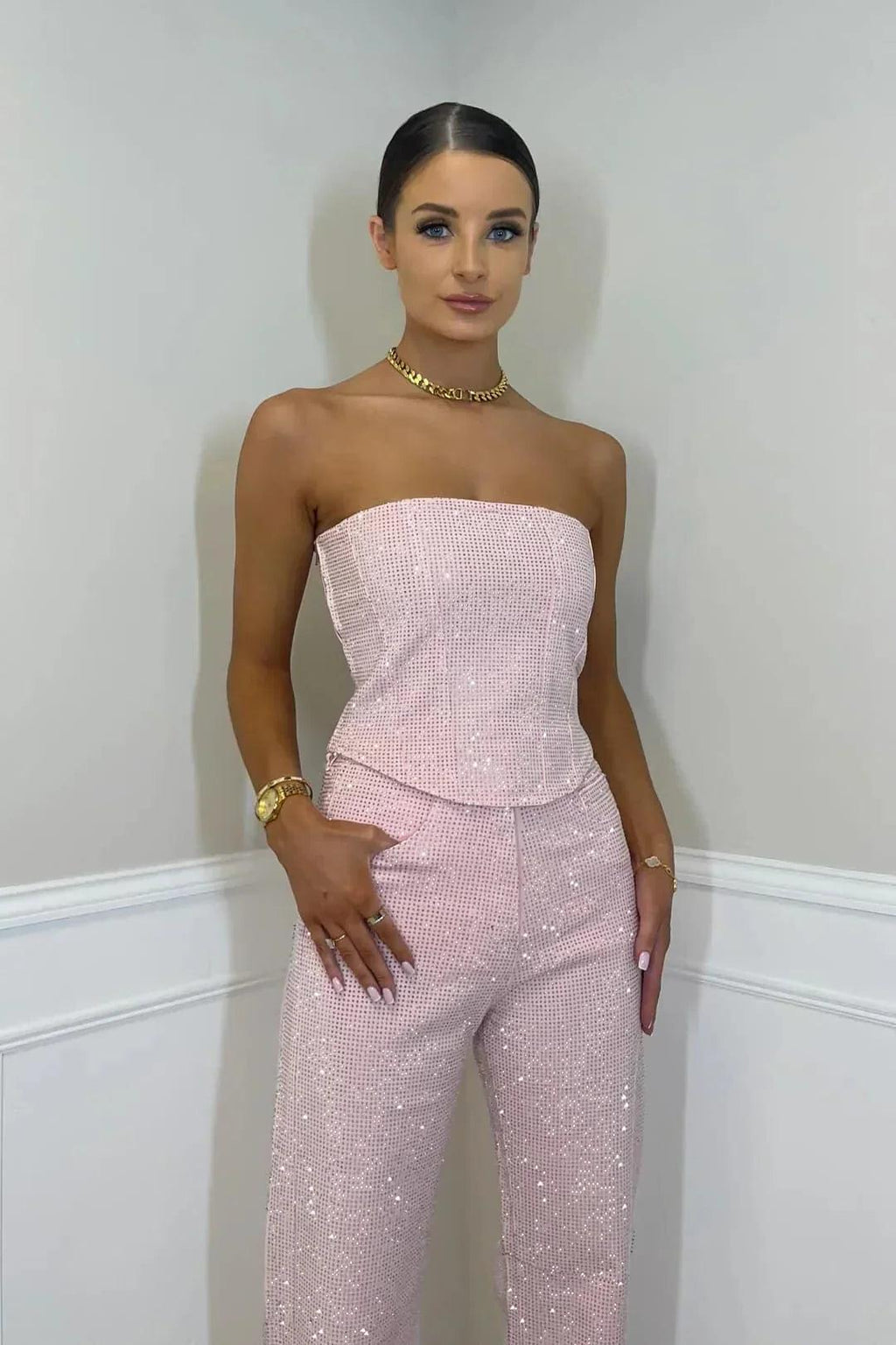 Elegant Women's Classic Jumpsuit in Soft Fabric for Casual or Formal Wear