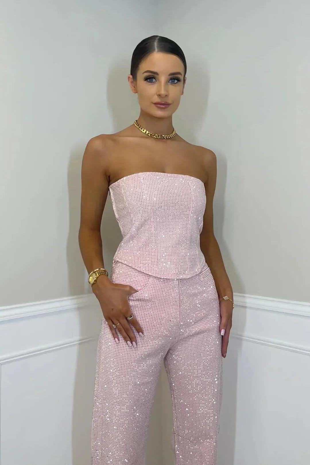 Elegant Women's Classic Jumpsuit in Soft Fabric for Casual or Formal Wear