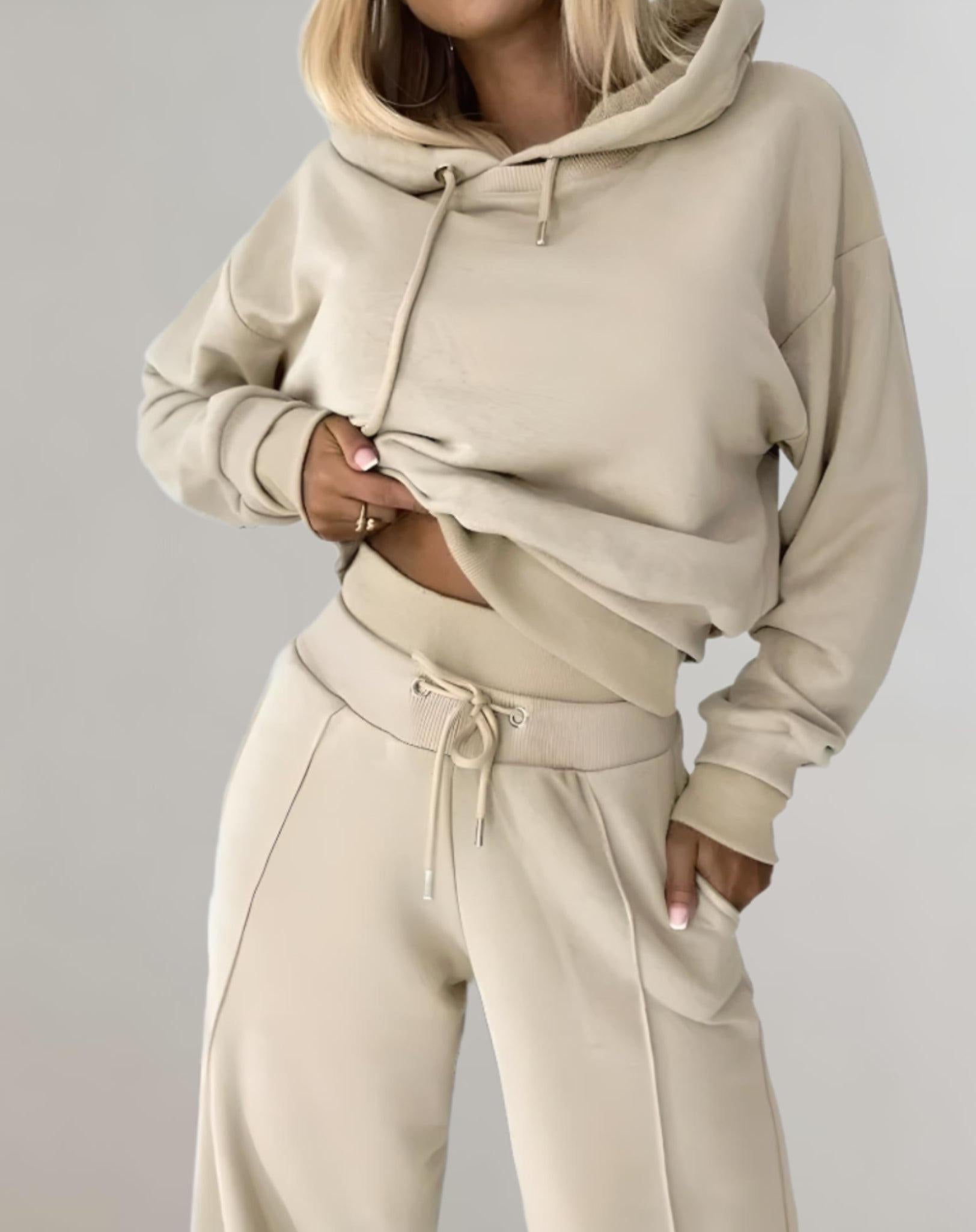 Hoodie Tracksuit Set for Women - Comfortable Wide-Leg Trousers - Casual Athleisure Outfit for Everyday Wear