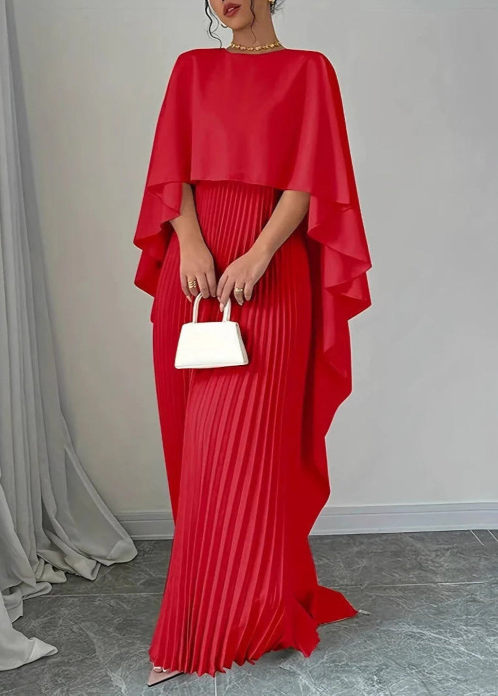 Pleated Maxi Dress with Batwing Sleeves for Wedding Guests - Elegant Evening Wear in Lightweight Fabric