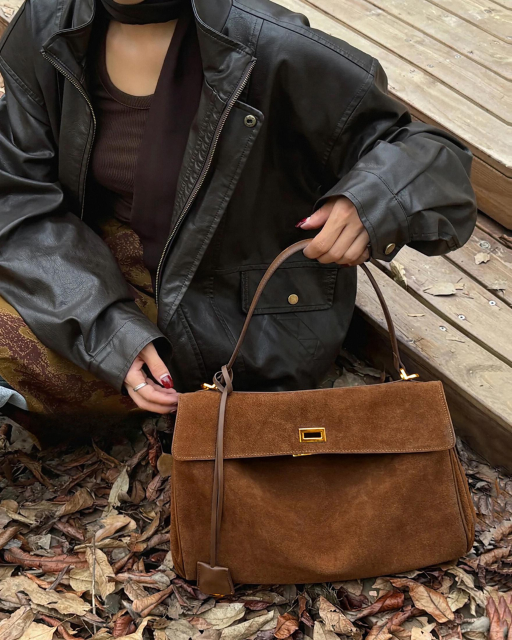 Suede Crossbody Bag - Stylish Banbury Design for Everyday Use - Versatile and Durable