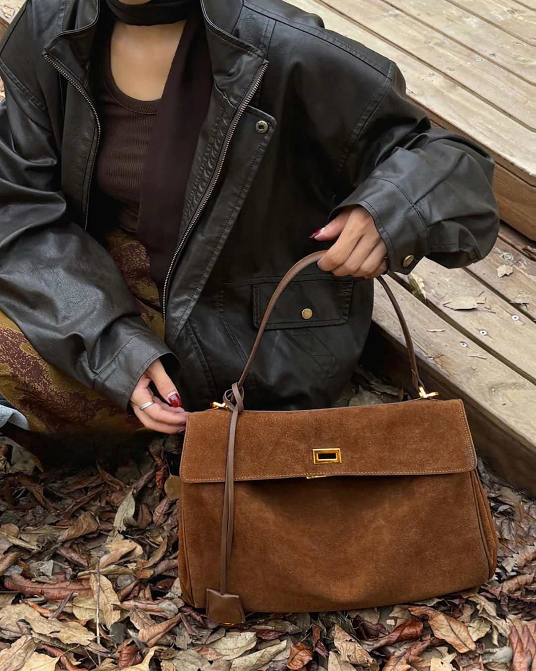 Suede Crossbody Bag - Stylish Banbury Design for Everyday Use - Versatile and Durable