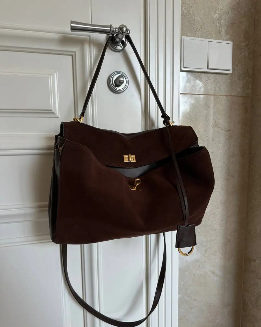 Suede Crossbody Bag - Stylish Banbury Design for Everyday Use - Versatile and Durable