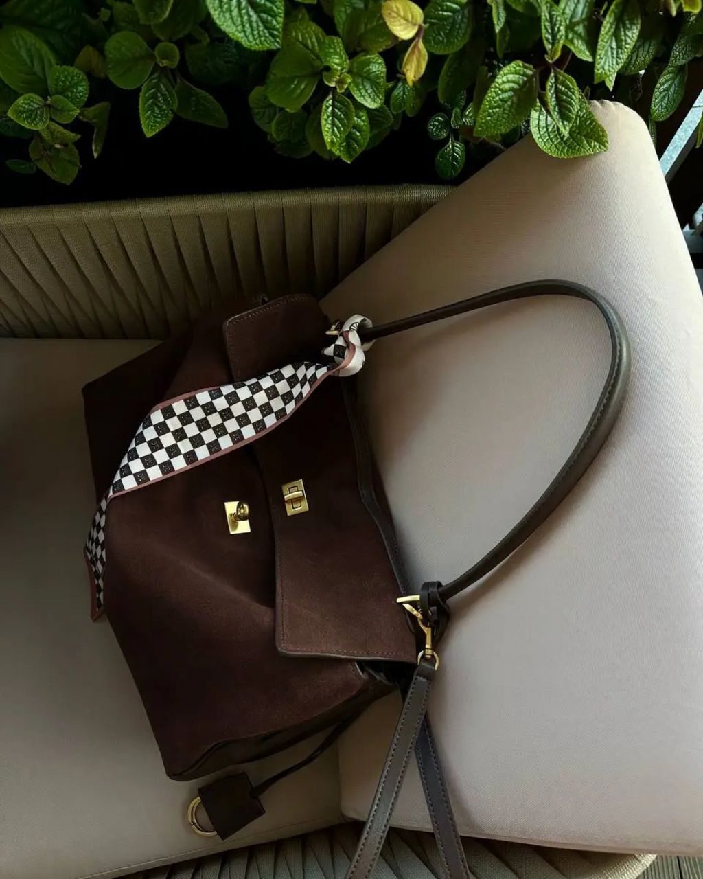 Suede Crossbody Bag - Stylish Banbury Design for Everyday Use - Versatile and Durable